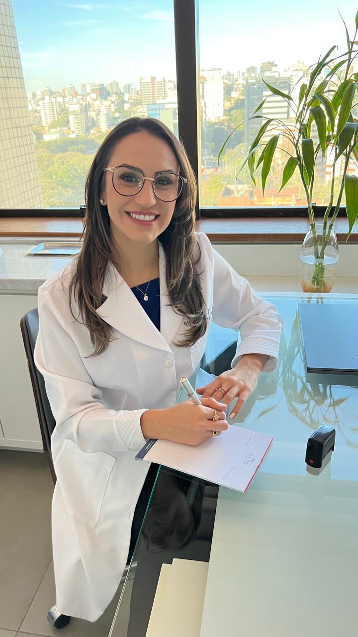 Dra. Vanessa Barrili Busato — Reumatologista
